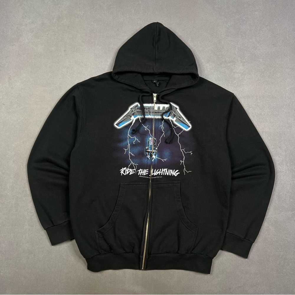 Vintage Metallica Black Zip-Up Hoodie with Graphic Design